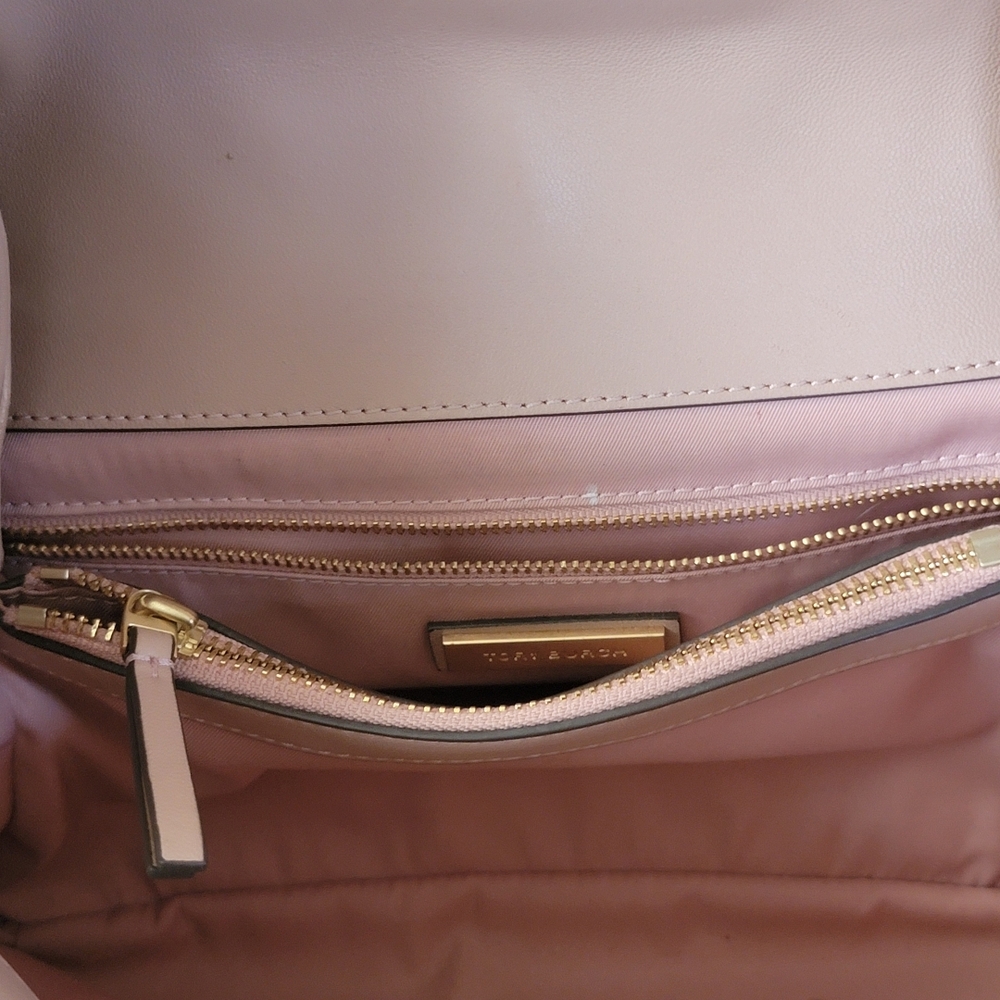 Tory Burch Fleming Soft Convertible Shoulder Bag in pink moon - Picture 7 of 16